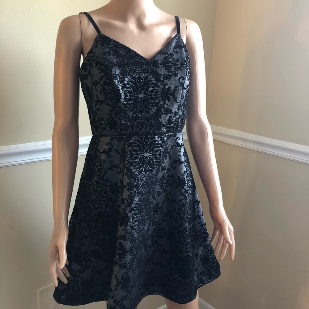 New! Velvet cocktail sleeveless dress!
